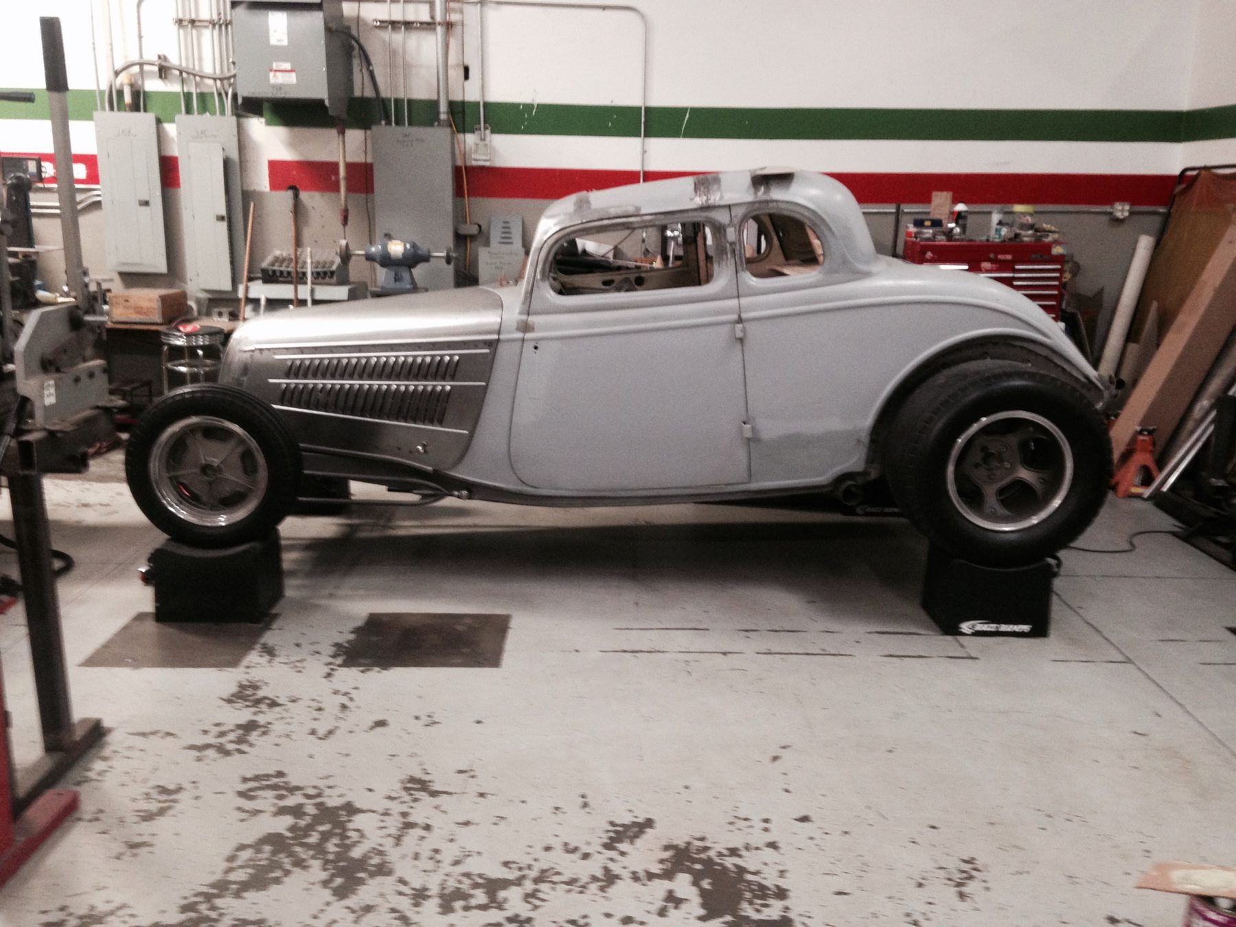 Full side profile on stands